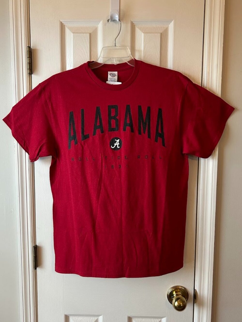 University of Alabama T-Shirt Red Large L Black Lettering NEW Roll Tide Roll